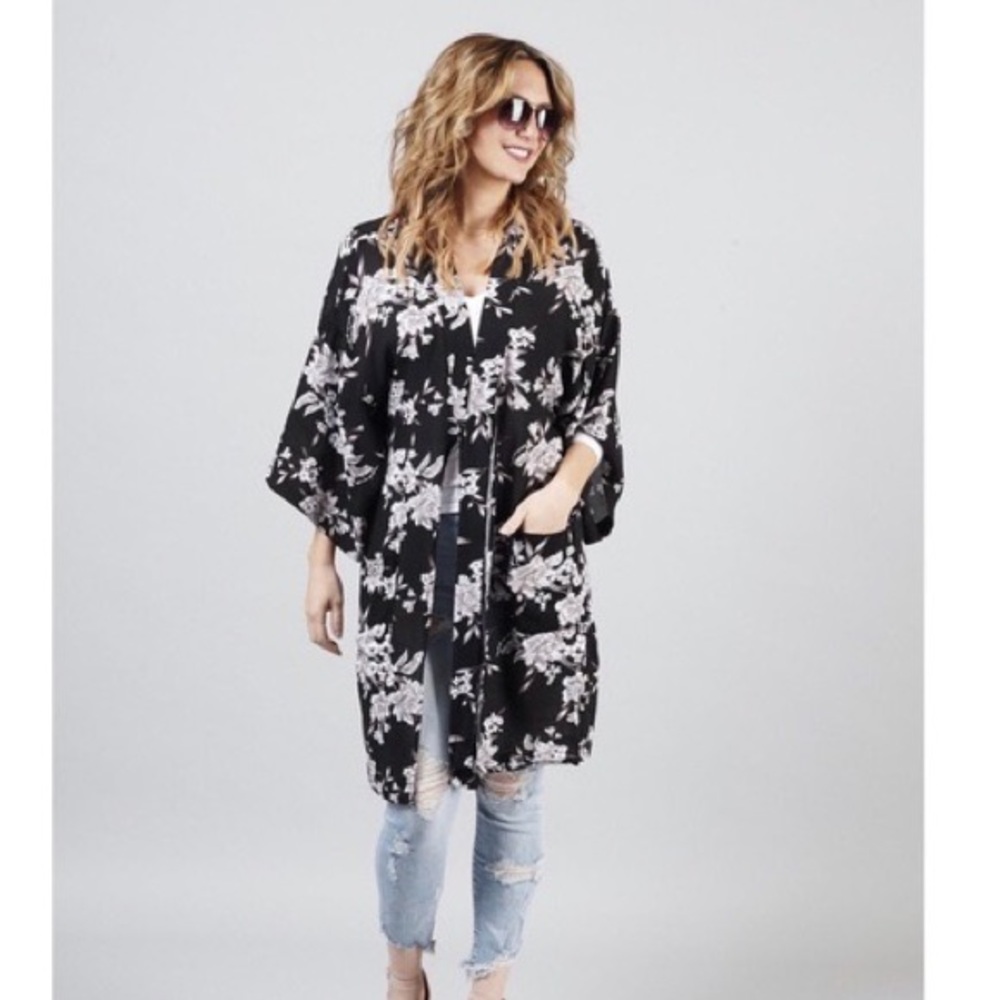 Spiritual Gangster One Size Floral Kimono - Picture 2 of 9